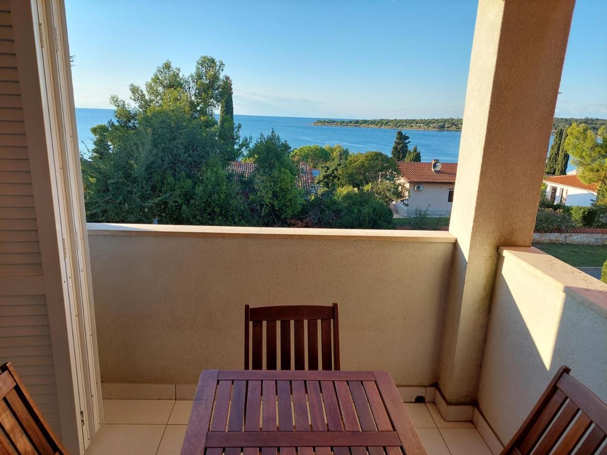 Novigrad Istria Apartments Henc מראה חיצוני תמונה