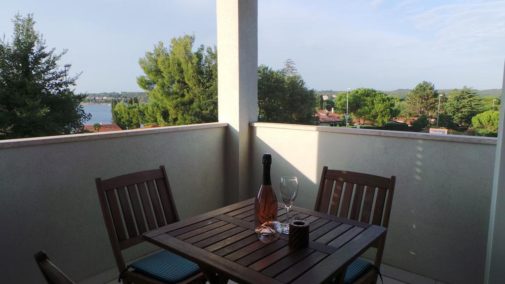 Novigrad Istria Apartments Henc מראה חיצוני תמונה