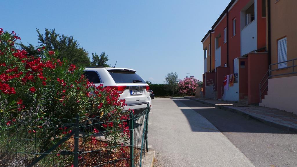 Novigrad Istria Apartments Henc מראה חיצוני תמונה