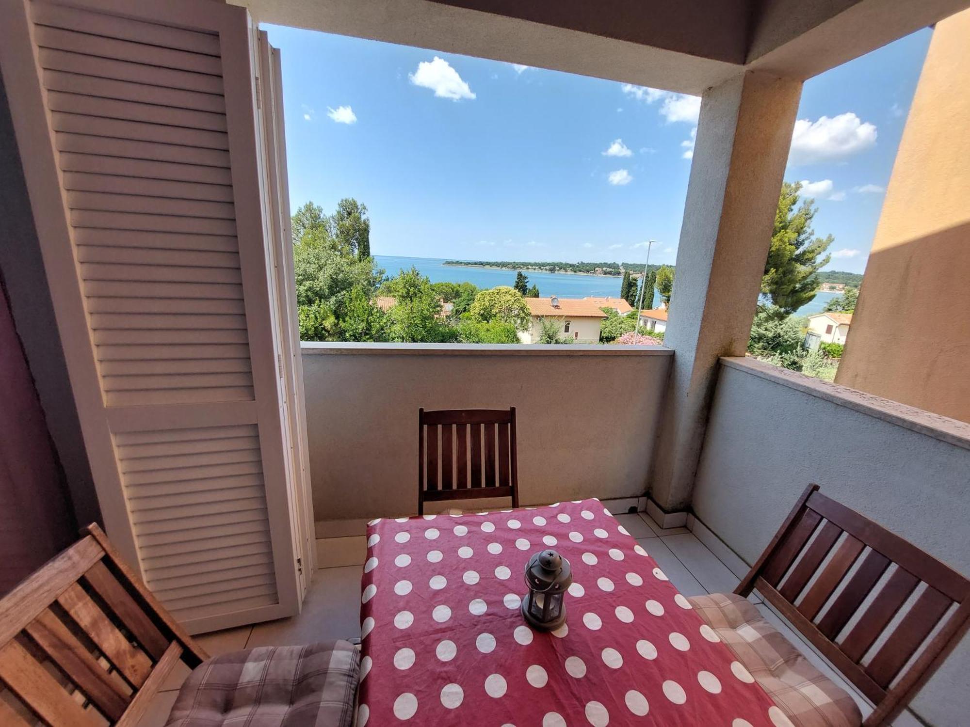 Novigrad Istria Apartments Henc מראה חיצוני תמונה