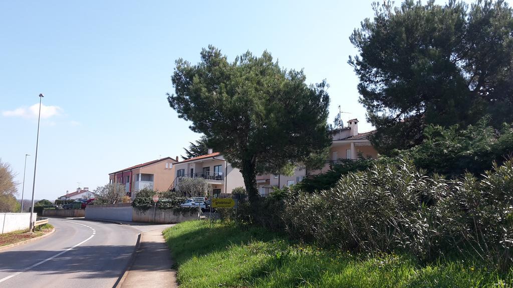 Novigrad Istria Apartments Henc מראה חיצוני תמונה