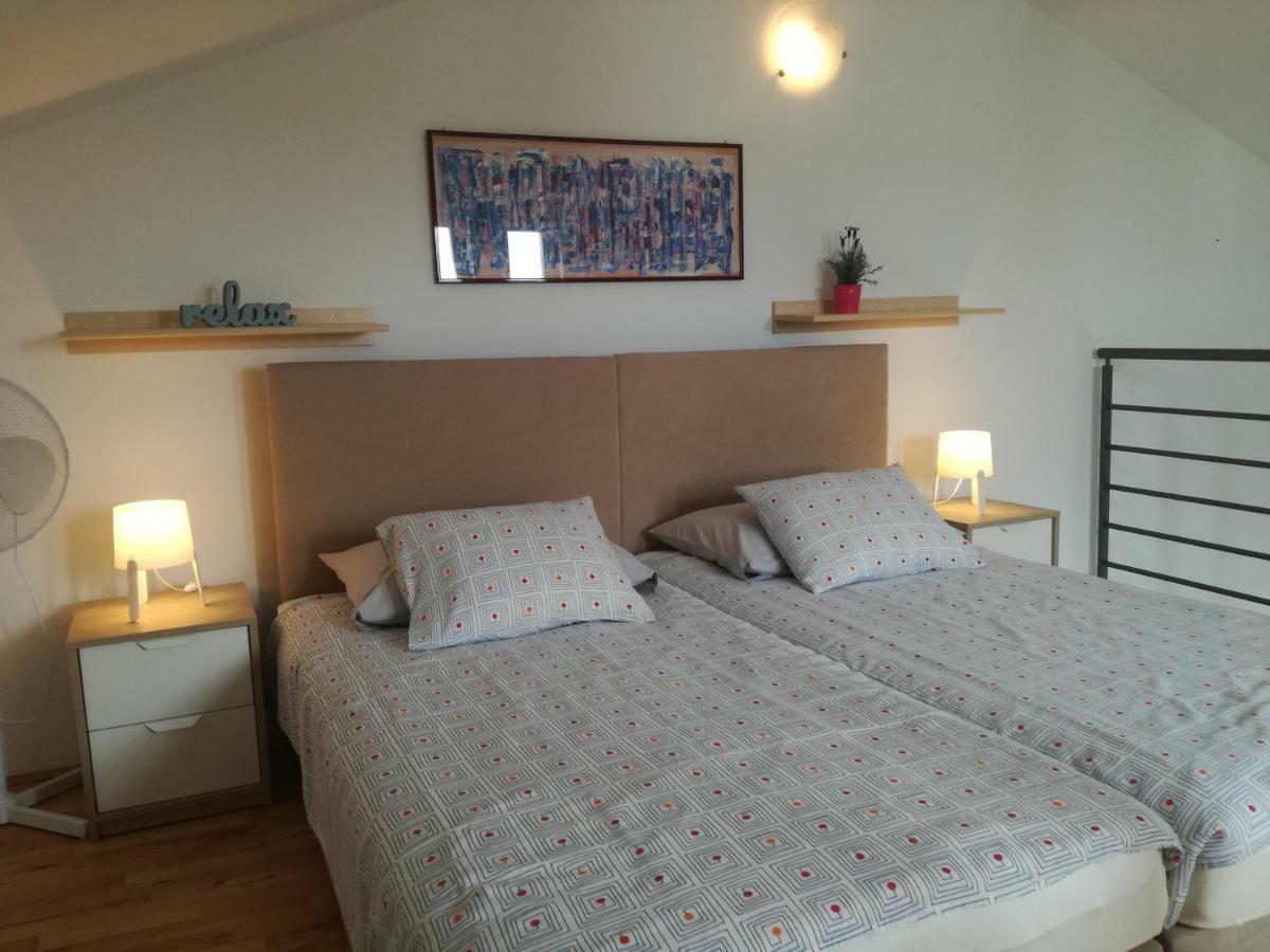 Novigrad Istria Apartments Henc מראה חיצוני תמונה